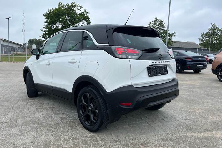 Hvid Opel Crossland fra 2023