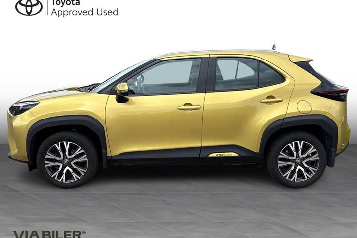Gul Toyota Yaris Cross fra 2022