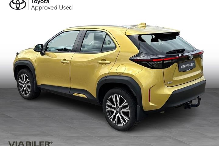 Gul Toyota Yaris Cross fra 2022