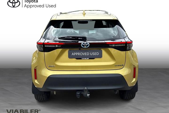 Gul Toyota Yaris Cross fra 2022