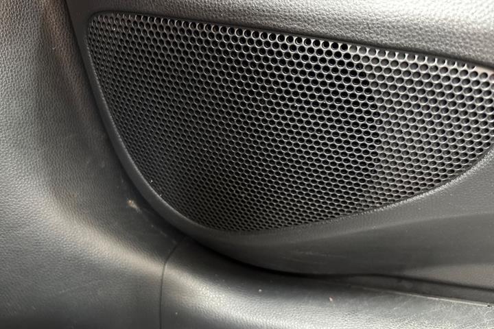 Gul Toyota Yaris Cross fra 2022
