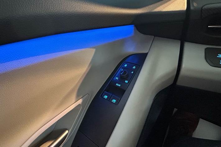 Blå Ford Explorer fra 2025
