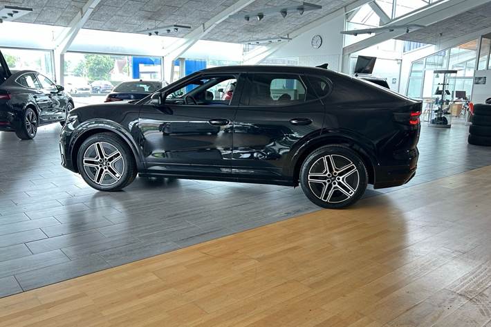 Sort Ford Capri fra 2025