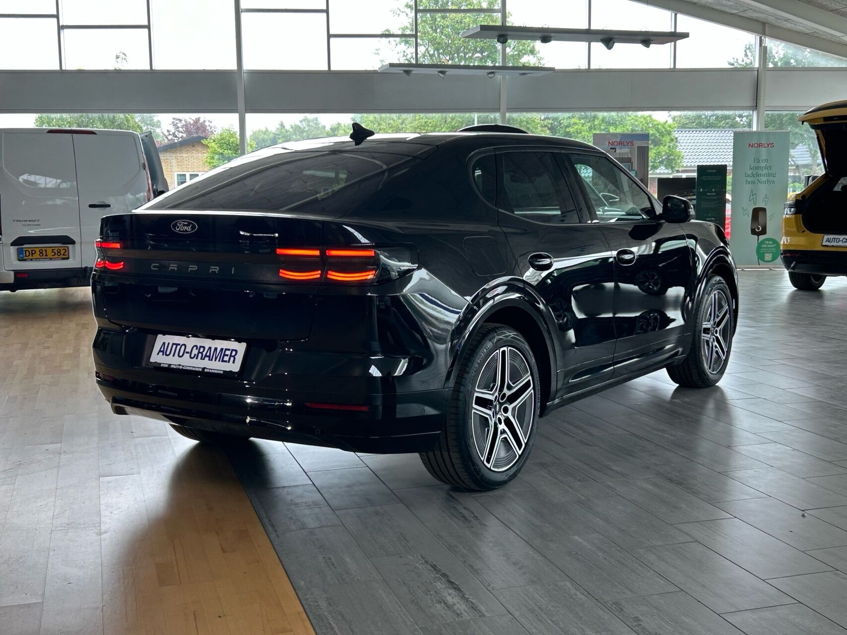 Sort Ford Capri fra 2025