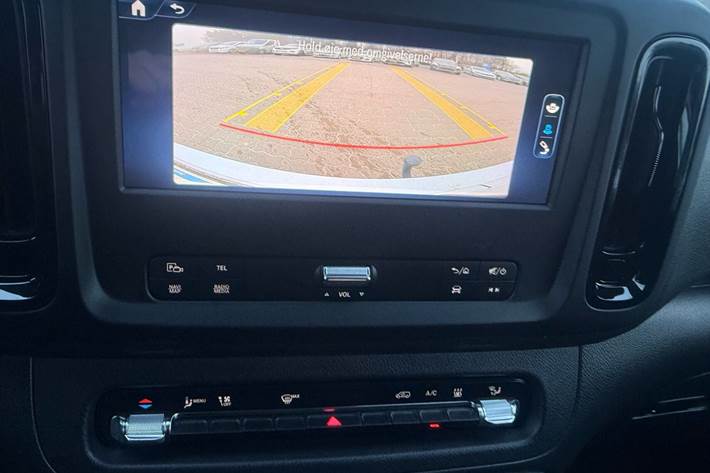 Hvid Mercedes Vito fra 2024