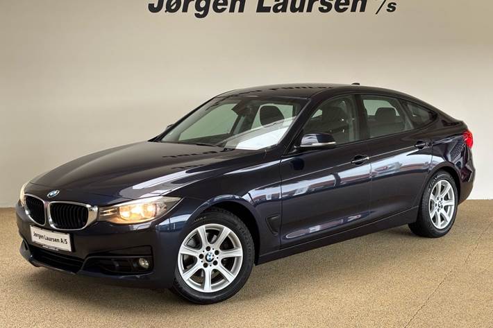 Blå BMW 320d fra 2016