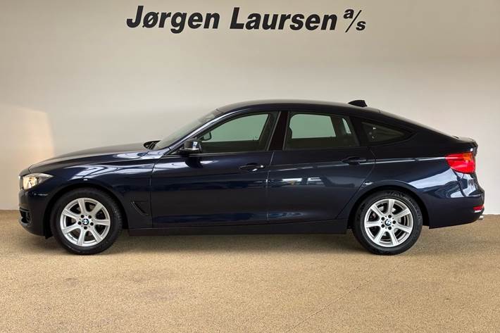 Blå BMW 320d fra 2016