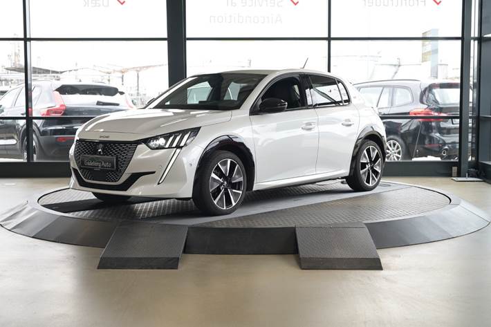 Hvid Peugeot e-208 fra 2022