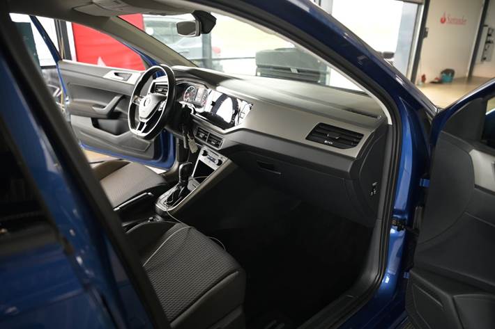 Blå VW Polo fra 2019
