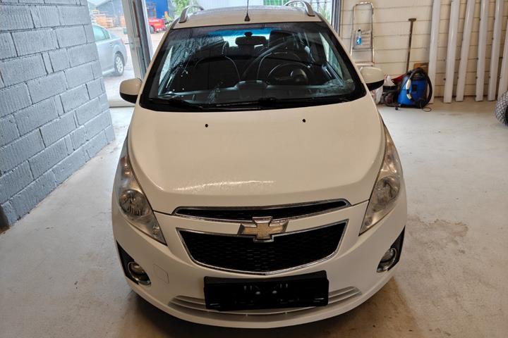 Gul Chevrolet Spark fra 2014