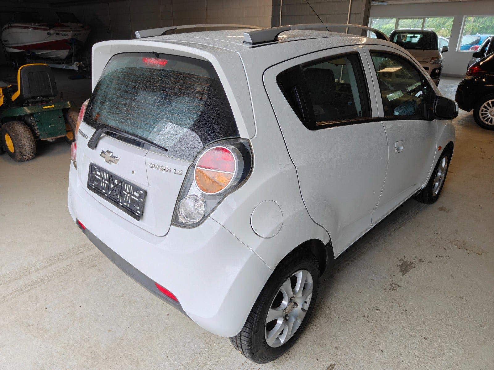 Gul Chevrolet Spark fra 2014