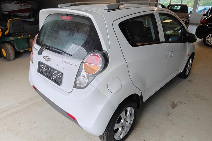 Gul Chevrolet Spark fra 2014