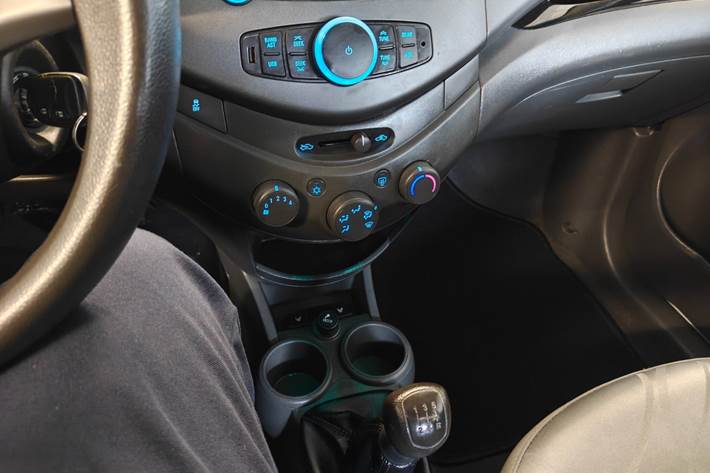 Gul Chevrolet Spark fra 2014