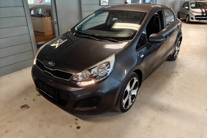 Gul Kia Rio fra 2013