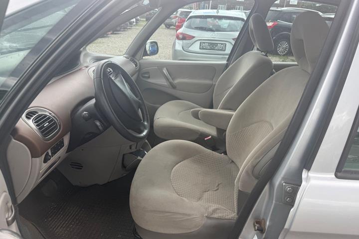 Sølv Citroën Xsara Picasso fra 2003