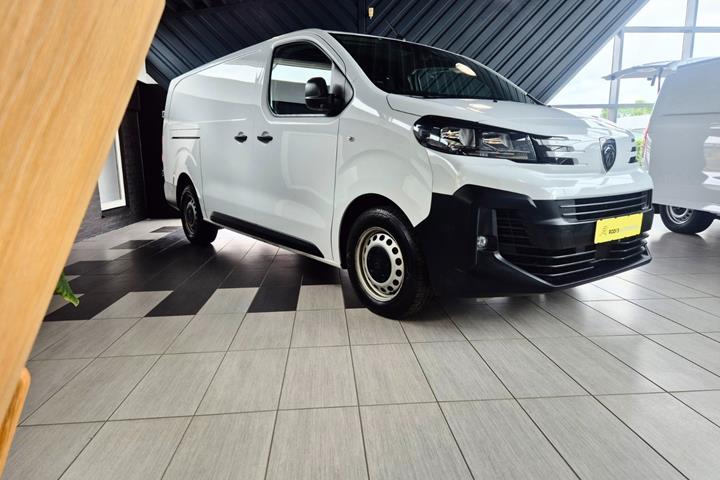 Hvid Peugeot Expert fra 2024