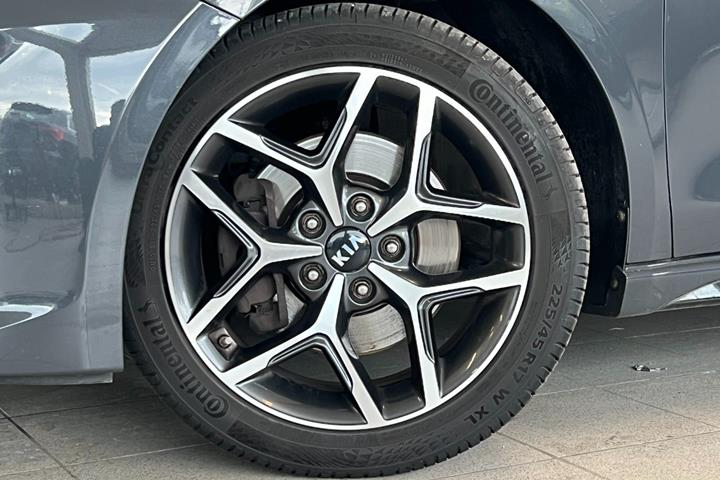 Grå Kia Ceed fra 2019