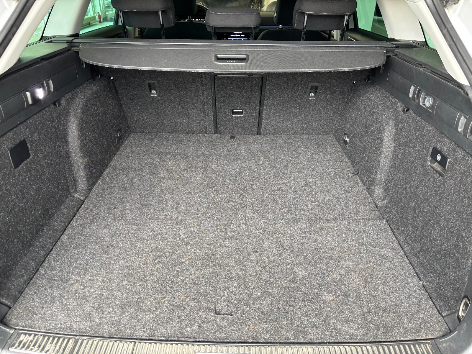 Hvid Skoda Superb fra 2020