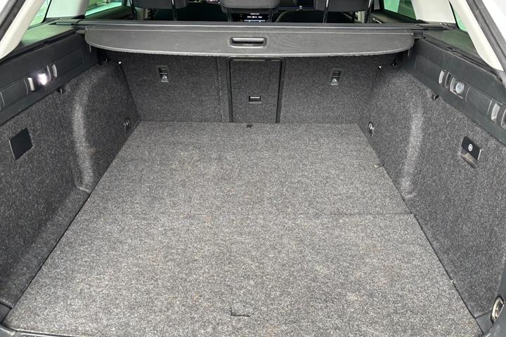 Hvid Skoda Superb fra 2020