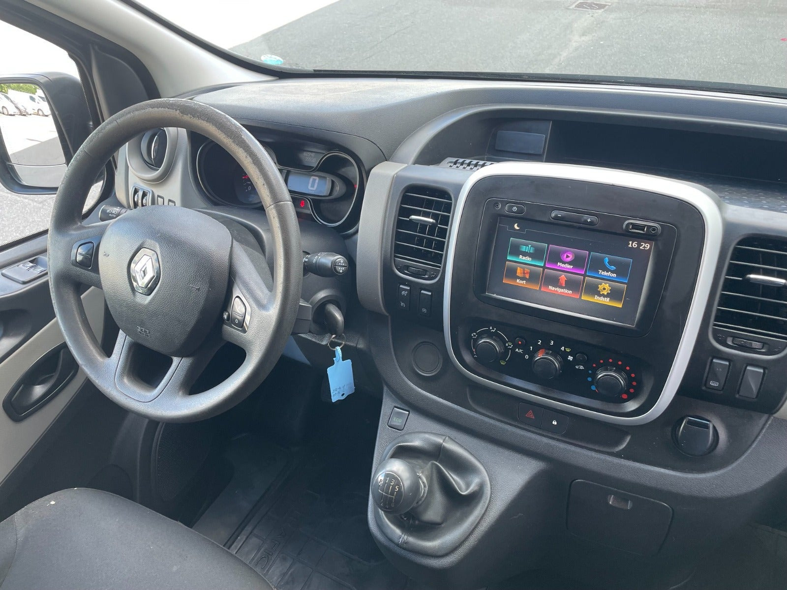 Sort Renault Trafic T29 fra 2016