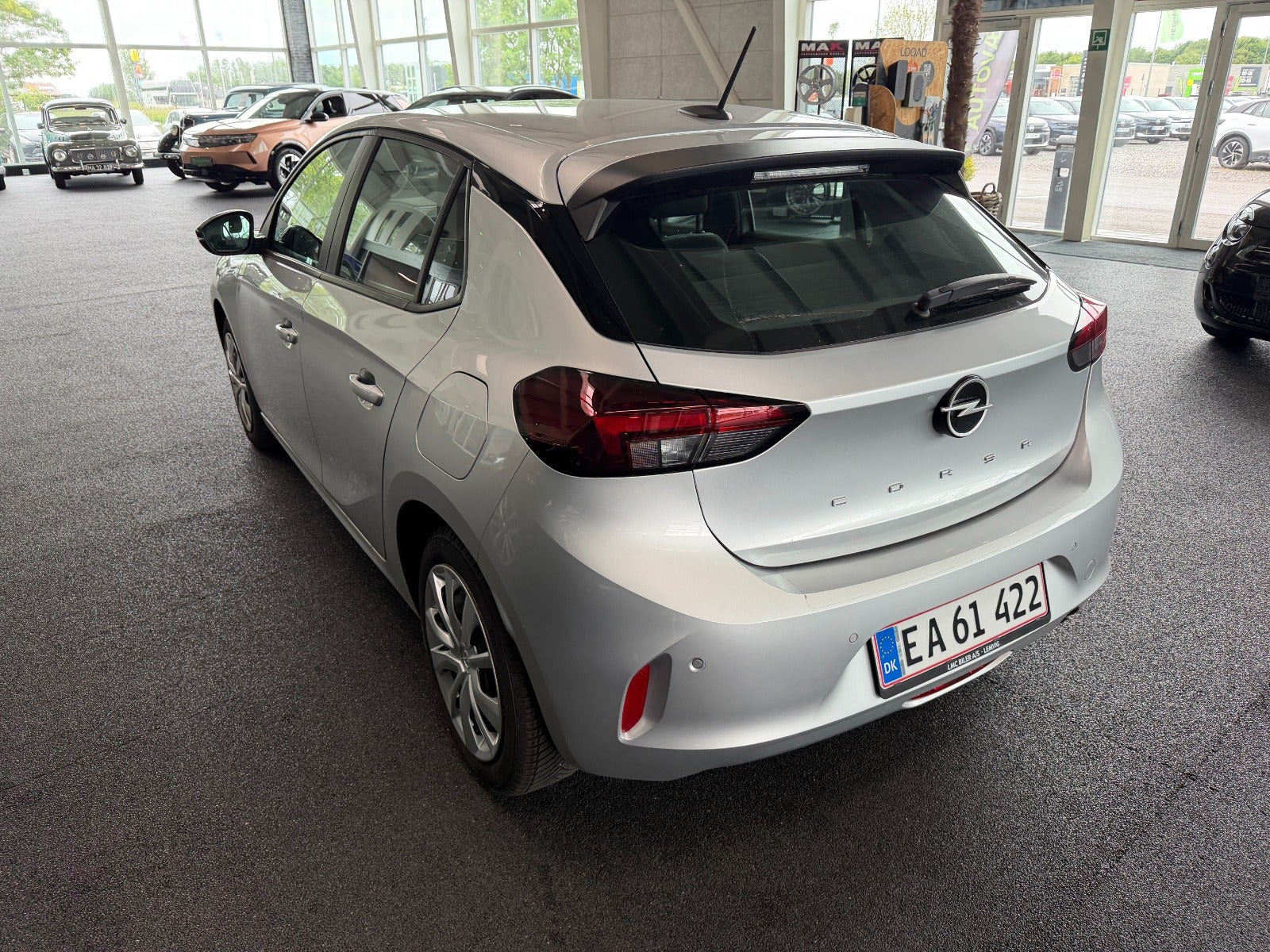 Grå Opel Corsa fra 2024