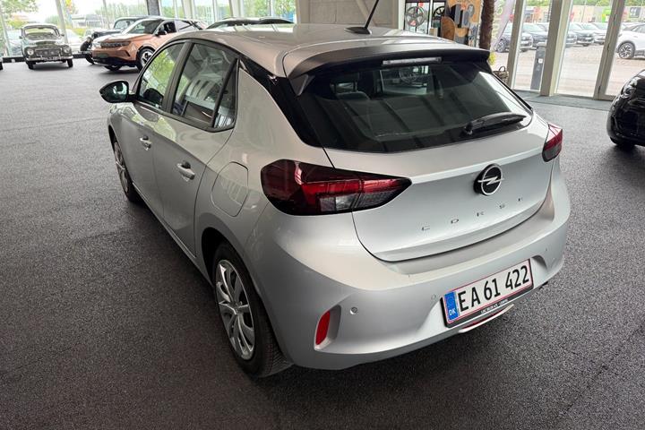 Grå Opel Corsa fra 2024