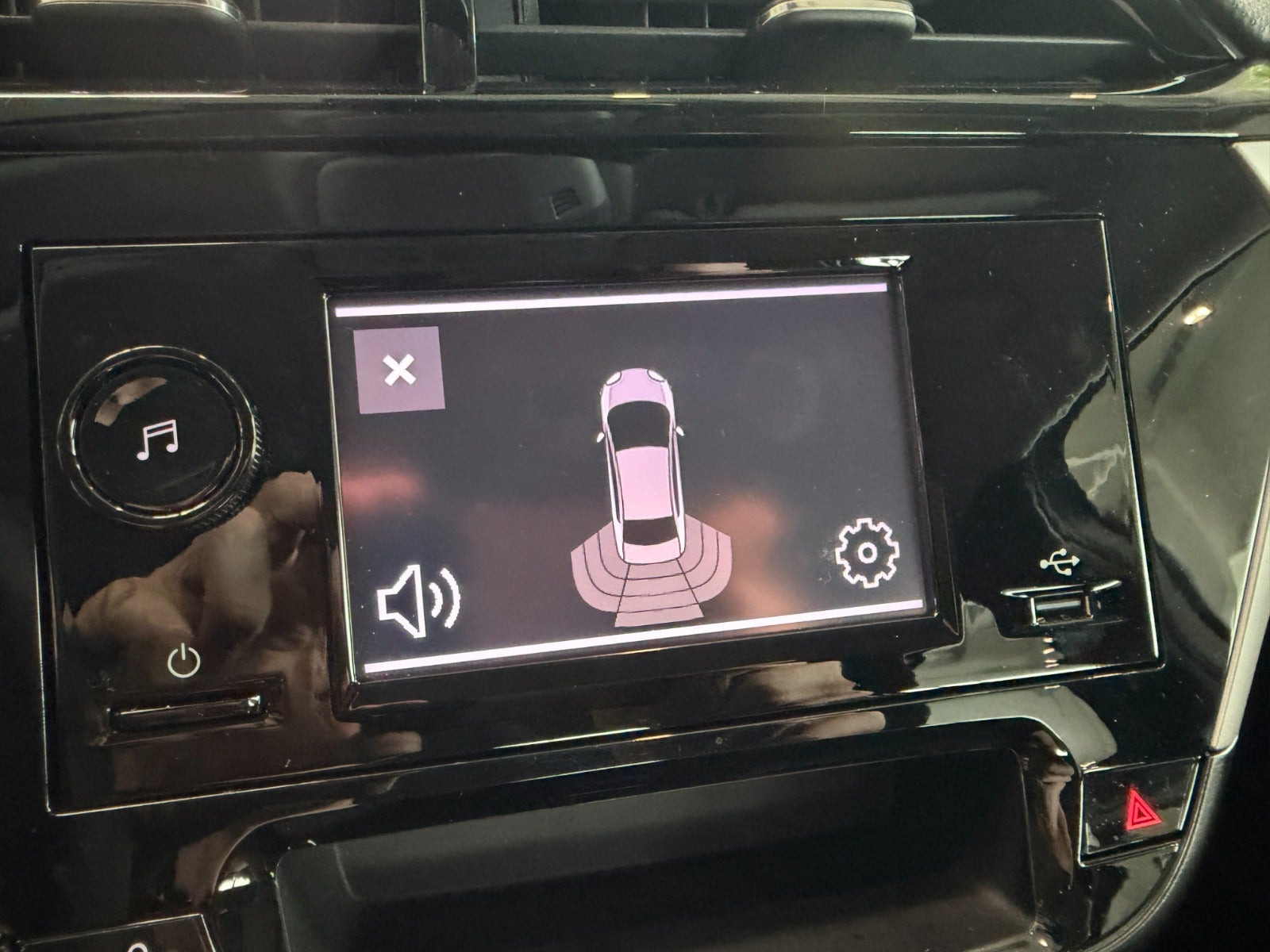 Grå Opel Corsa fra 2024