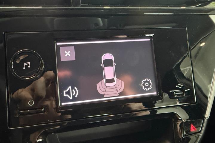 Grå Opel Corsa fra 2024