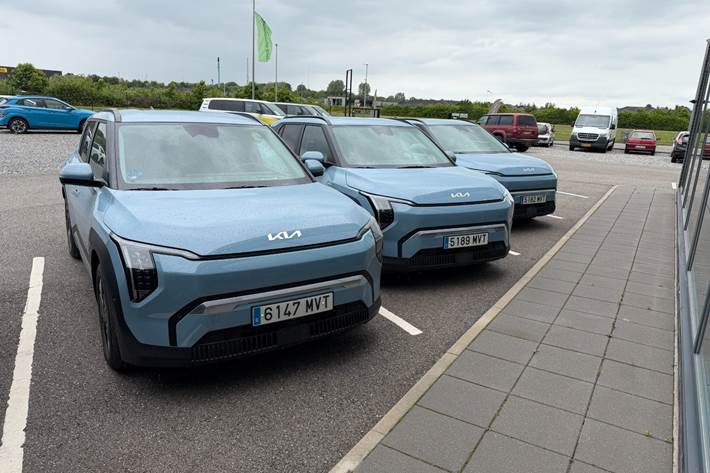 Blå Kia EV3 fra 2024