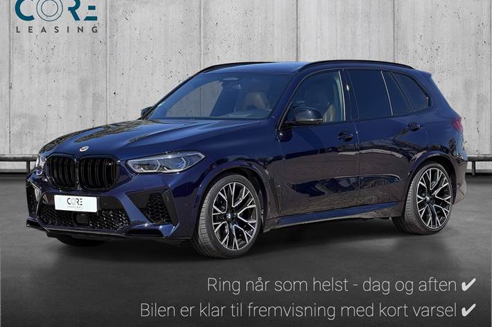 Blå BMW X5 fra 2020 set udefra