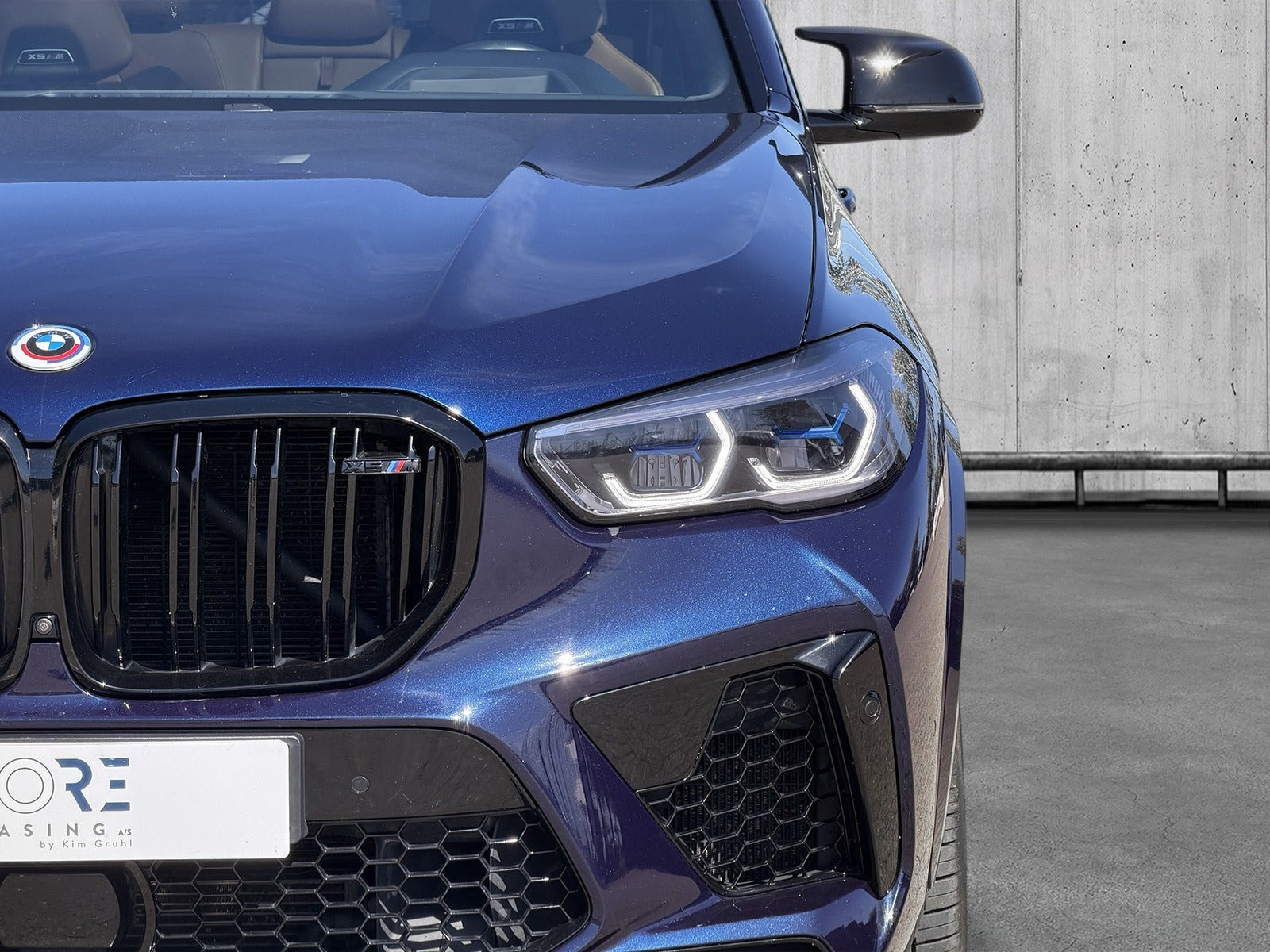 Blå BMW X5 fra 2020