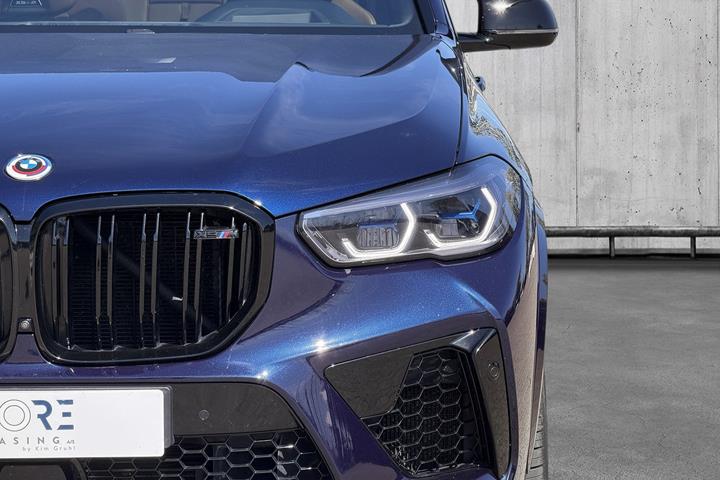 Blå BMW X5 fra 2020