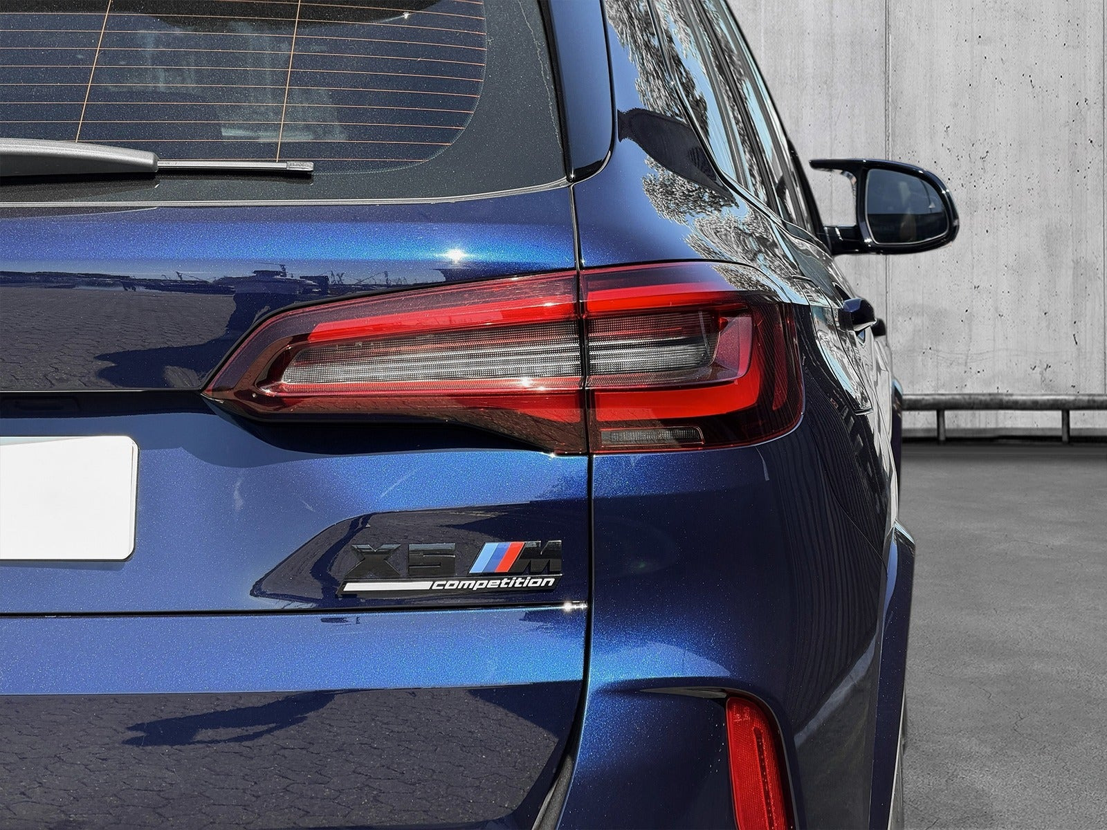 Blå BMW X5 fra 2020