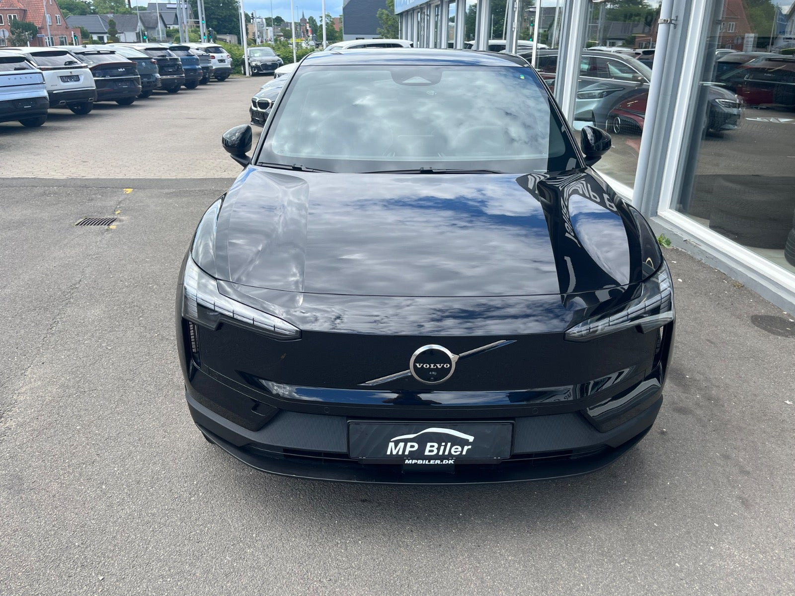 Sort Volvo EX30 fra 2024