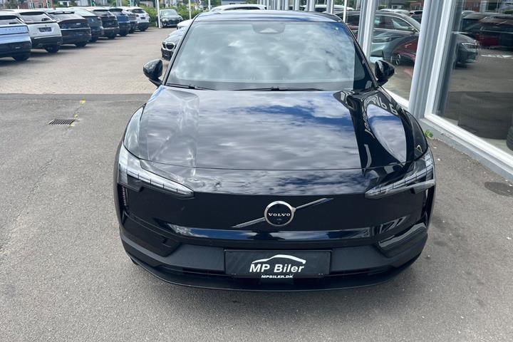 Sort Volvo EX30 fra 2024