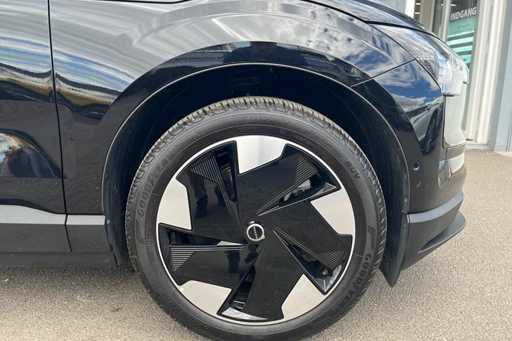 Sort Volvo EX30 fra 2024