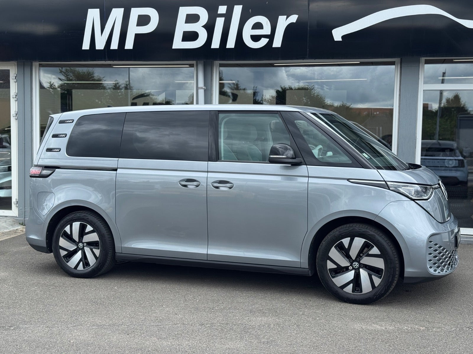 Sølv VW ID.Buzz fra 2023