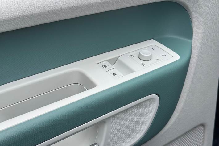 Sølv VW ID.Buzz fra 2023