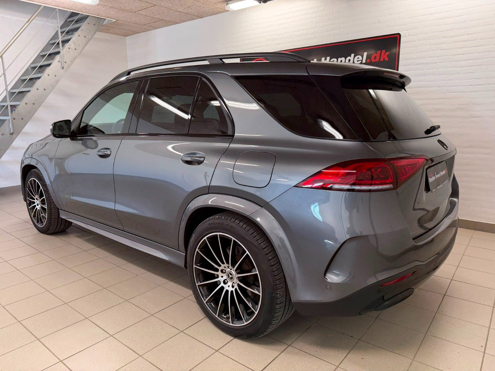 Grå Mercedes GLE350 de fra 2023