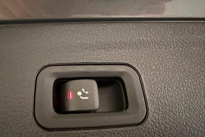 Grå Mercedes GLE350 de fra 2023