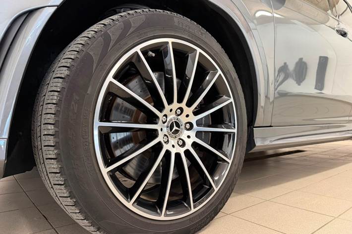 Grå Mercedes GLE350 de fra 2023