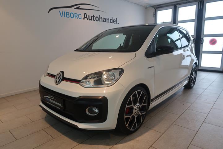 Hvid VW UP! fra 2018 set udefra