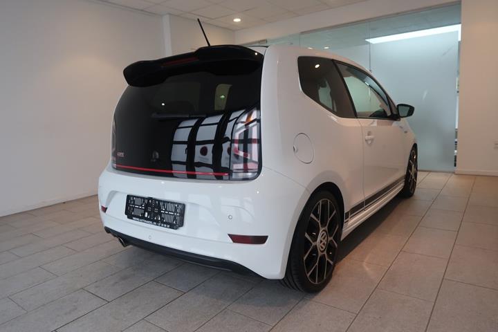 Hvid VW UP! fra 2018