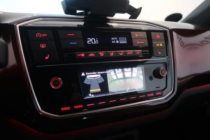 Hvid VW UP! fra 2018