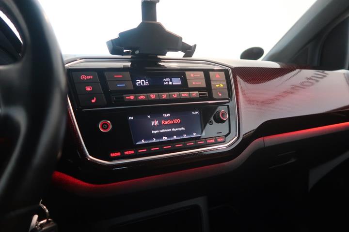 Hvid VW UP! fra 2018