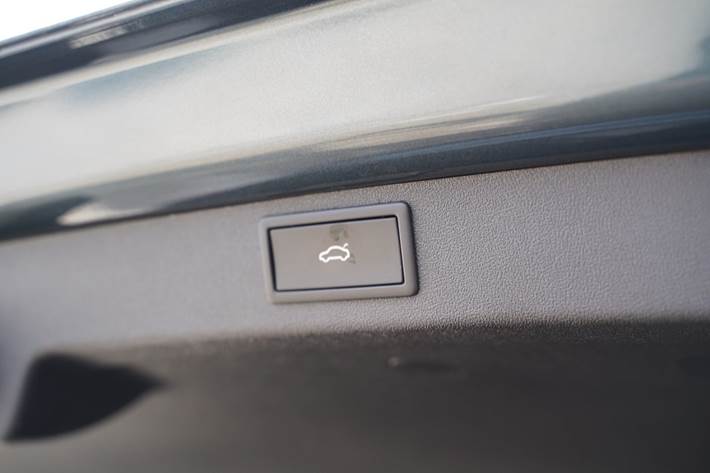Grå Skoda Enyaq fra 2021