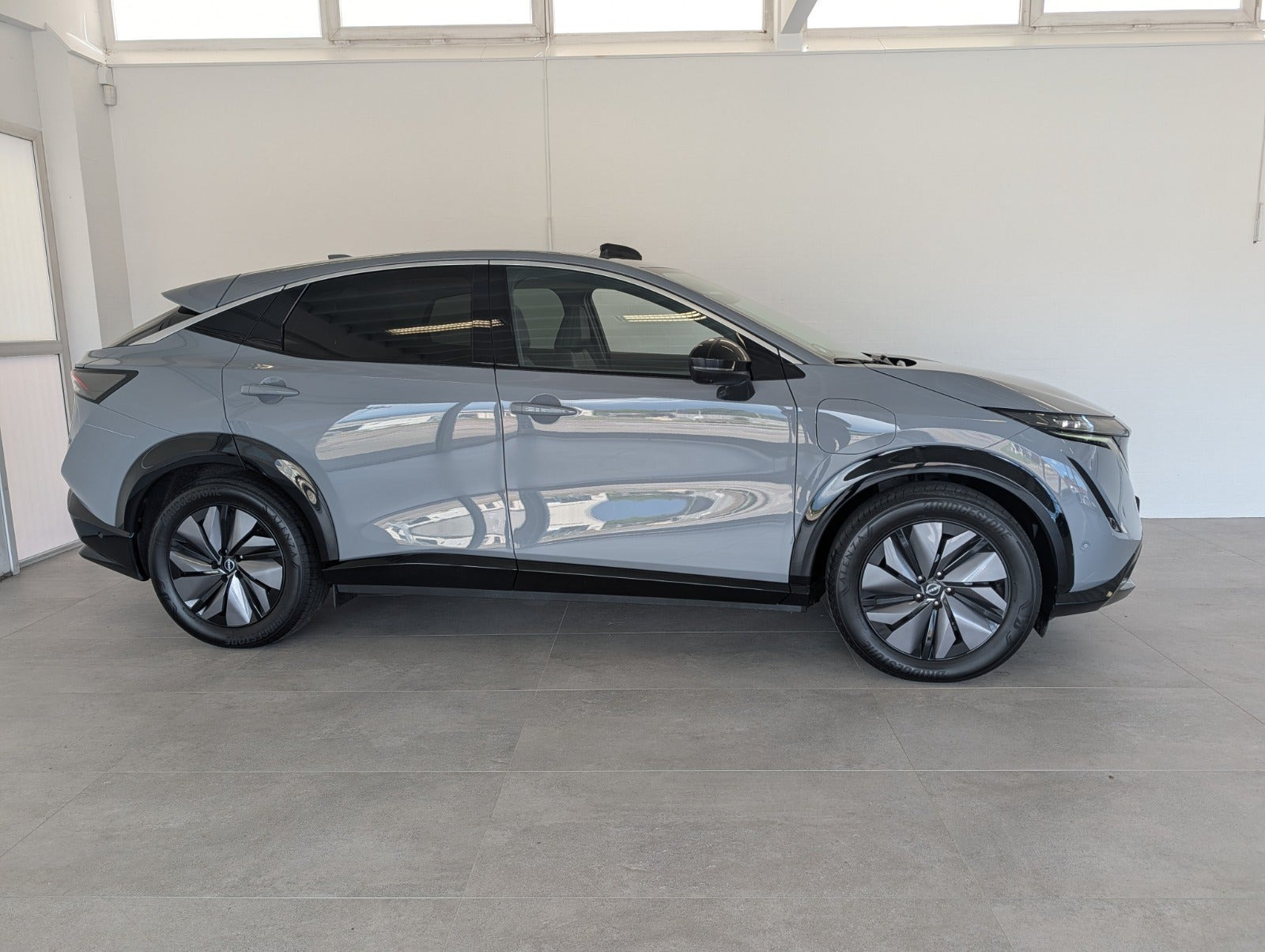 Grå Nissan Ariya fra 2022