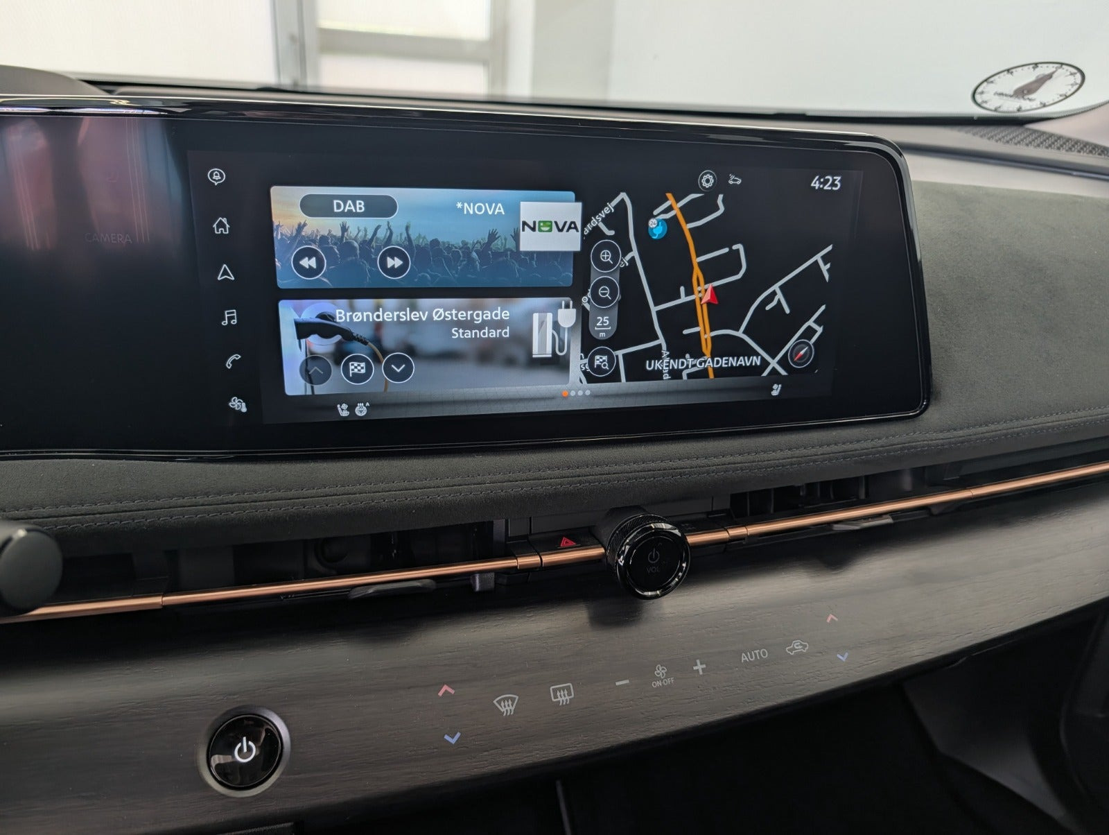 Grå Nissan Ariya fra 2022