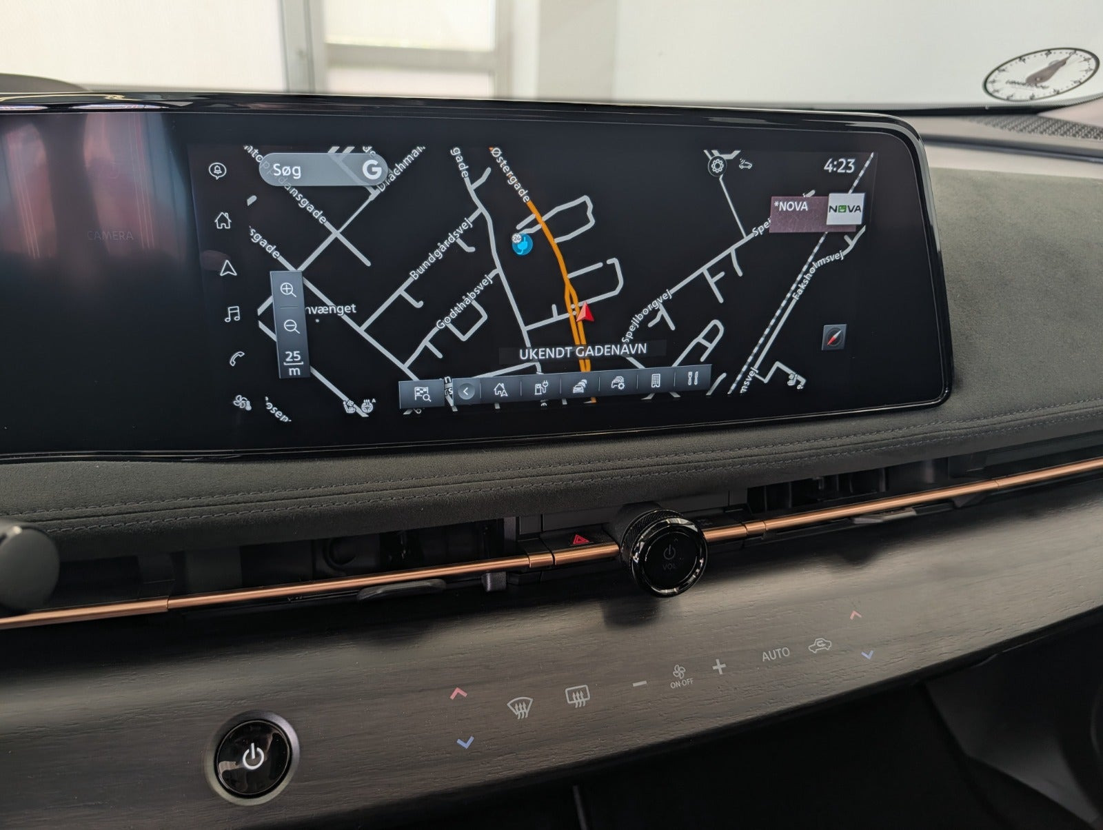 Grå Nissan Ariya fra 2022