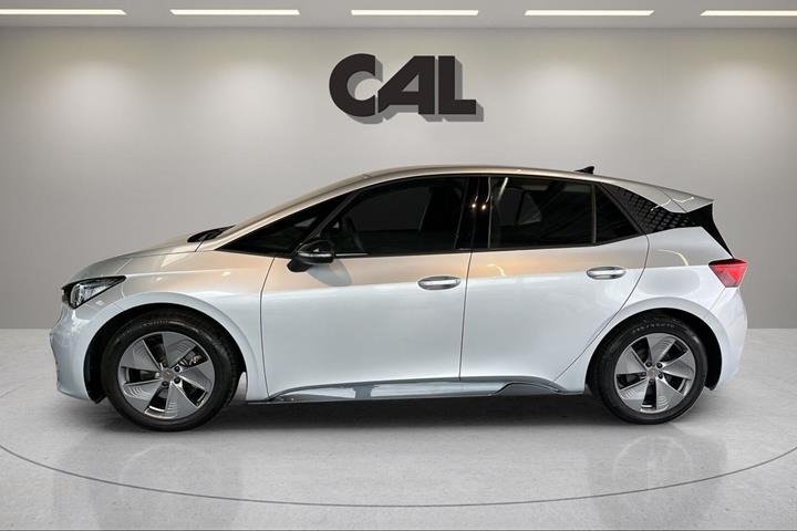 Sølv Cupra Born fra 2023